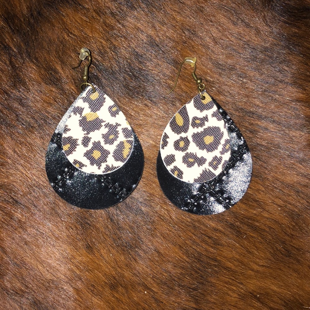Leather earrings